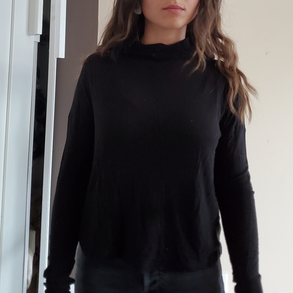 Drapey turtleneck - Picture 2 of 3